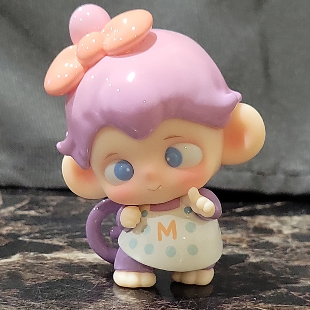 MOKI Miko Collectible Figure Animation PVC ABS Purple Peach White 6cm Card
